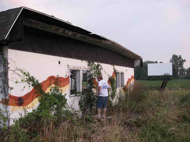Galion 3 Drive-In - 2010 Photo (newer photo)